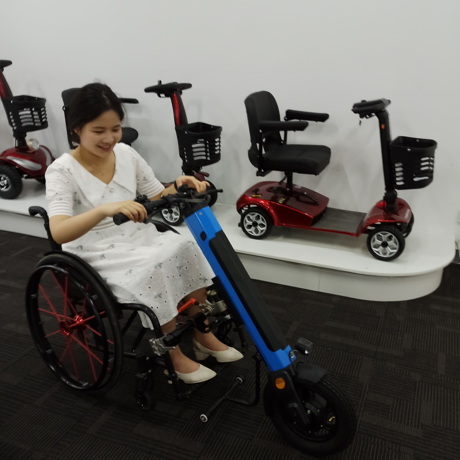 コオフル 簡単取り付け 車椅子用ハンドバイクアタッチメント  - Electrical のレビューと価格
